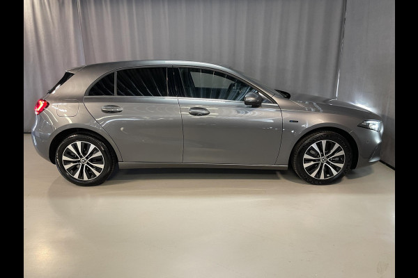 Mercedes-Benz A-Klasse 250 e 17"/Dodehoek/Camera/PDC v+a/Apple Carplay & Android Auto/DAB/Navigatie/Climate