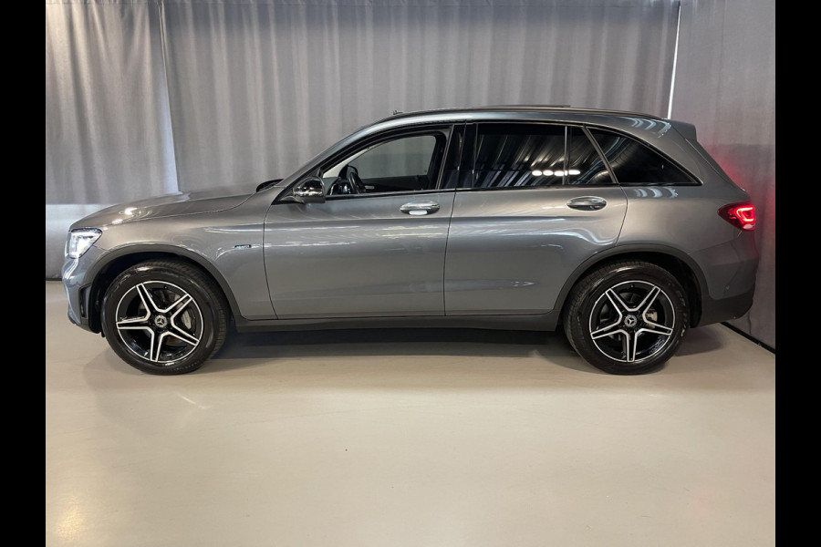 Mercedes-Benz GLC 300e 4MATIC AMG Line 19"/Panoramadak/Luchtvering/Burmester/360 camera/Trekhaak/Multibeam/Adaptieve cruise/Keyless/Dodehoek