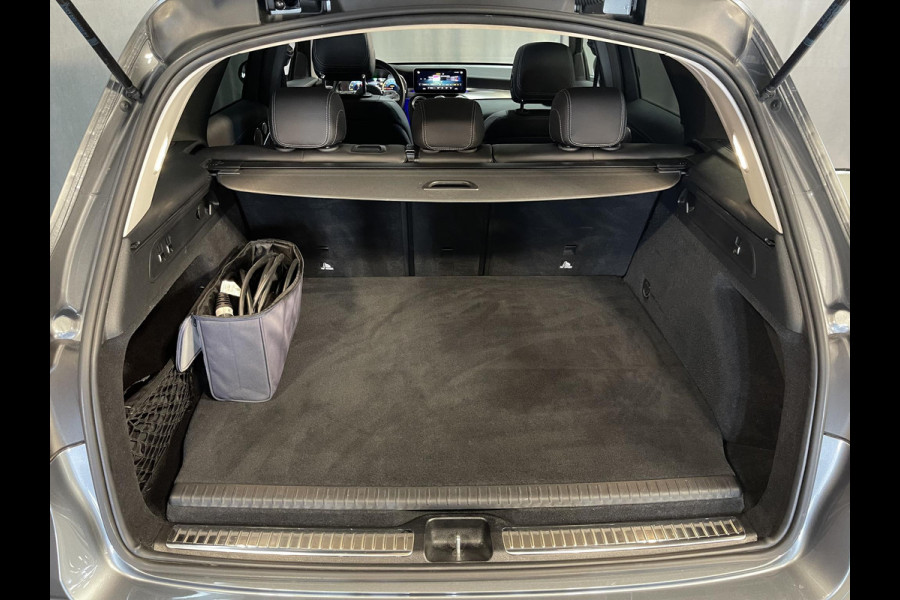 Mercedes-Benz GLC 300e 4MATIC AMG Line 19"/Panoramadak/Luchtvering/Burmester/360 camera/Trekhaak/Multibeam/Adaptieve cruise/Keyless/Dodehoek