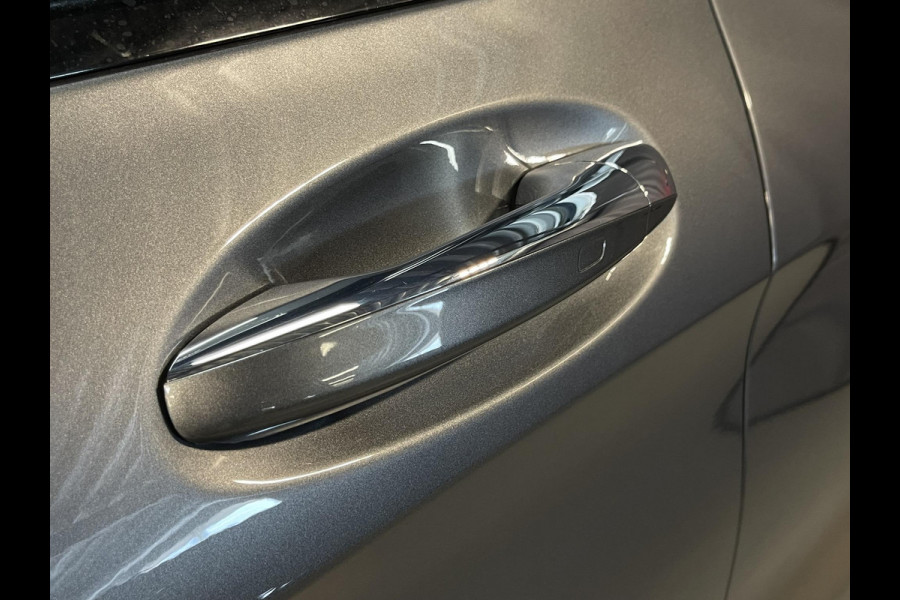 Mercedes-Benz GLC 300e 4MATIC AMG Line 19"/Panoramadak/Luchtvering/Burmester/360 camera/Trekhaak/Multibeam/Adaptieve cruise/Keyless/Dodehoek