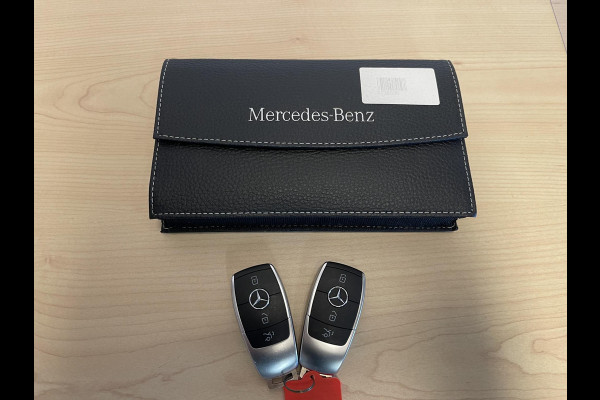 Mercedes-Benz GLC 300e 4MATIC AMG Line 19"/Panoramadak/Luchtvering/Burmester/360 camera/Trekhaak/Multibeam/Adaptieve cruise/Keyless/Dodehoek