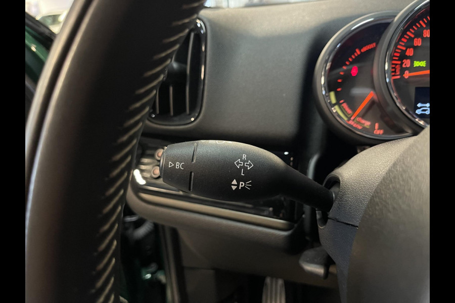 MINI Countryman 1.5 Cooper S E ALL4 Salt John Cooper Works 19"/Panoramadak/JCW sportstoelen + stoelverwarming/Harman Kardon/Keyless/Apple Carplay & Android Auto/Camera