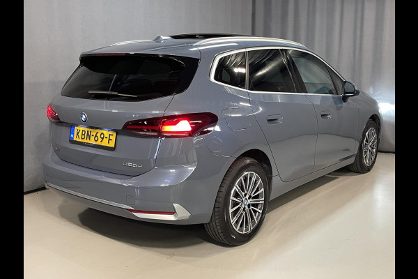 BMW 2 Serie Active Tourer 225e xDrive Luxury Line 17"/Leder + memory/Panoramadak/Stoelmassage/Harman Kardon/Camera/Head-up/Dodehoek/Apple Carplay & Android Auto