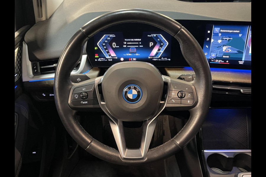 BMW 2 Serie Active Tourer 225e xDrive Luxury Line 17"/Leder + memory/Panoramadak/Stoelmassage/Harman Kardon/Camera/Head-up/Dodehoek/Apple Carplay & Android Auto