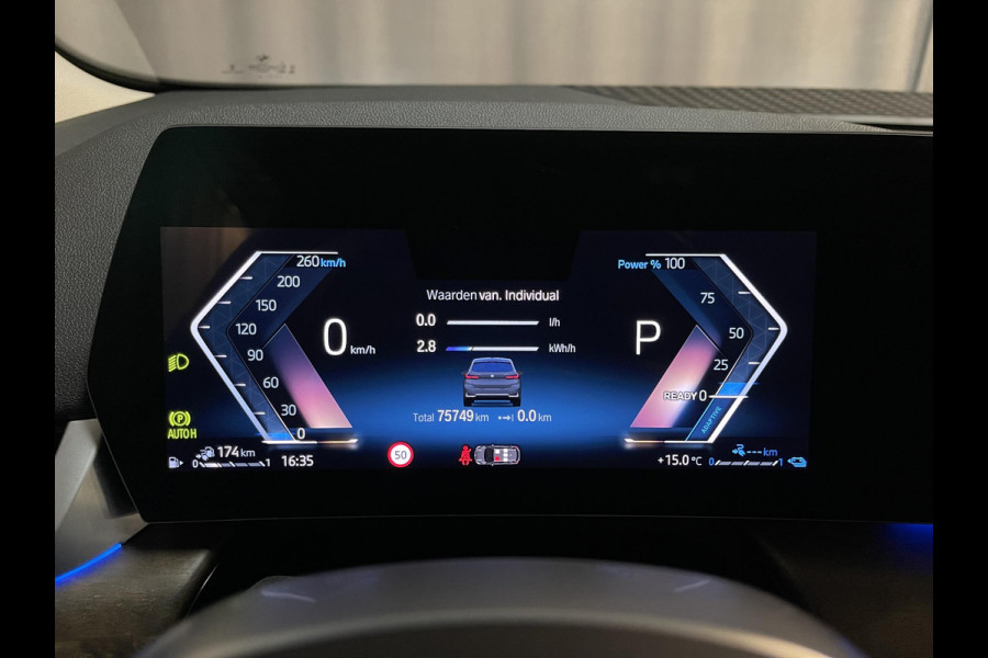 BMW 2 Serie Active Tourer 225e xDrive Luxury Line 17"/Leder + memory/Panoramadak/Stoelmassage/Harman Kardon/Camera/Head-up/Dodehoek/Apple Carplay & Android Auto