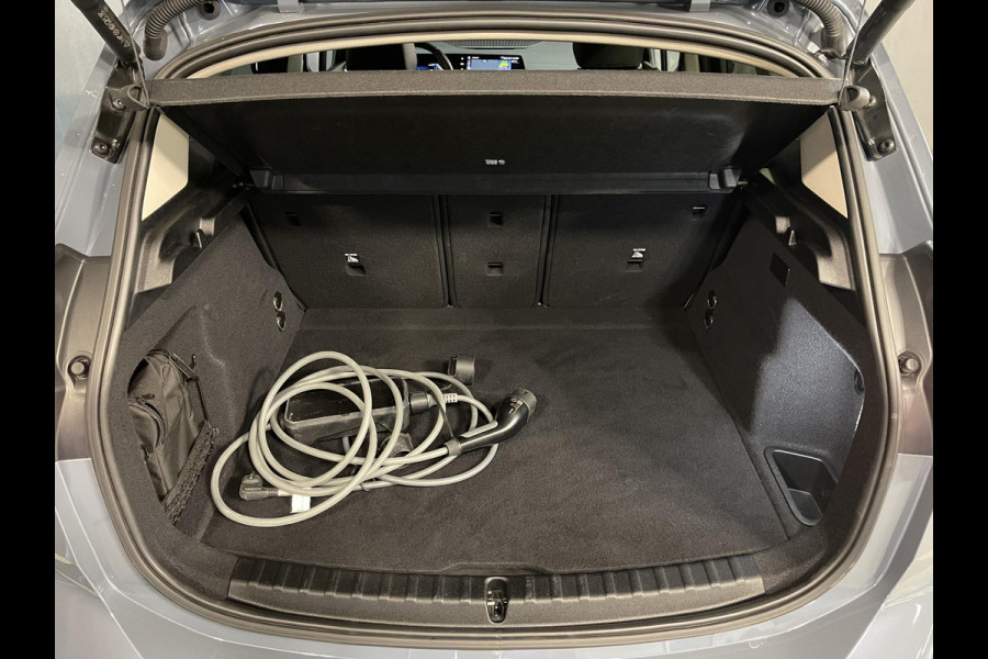 BMW 2 Serie Active Tourer 225e xDrive Luxury Line 17"/Leder + memory/Panoramadak/Stoelmassage/Harman Kardon/Camera/Head-up/Dodehoek/Apple Carplay & Android Auto