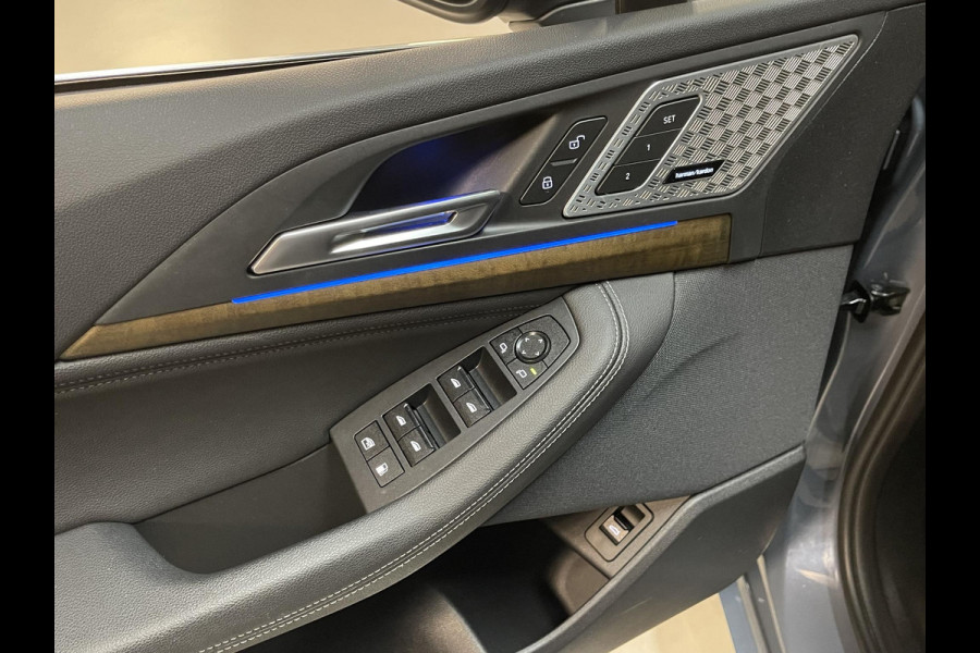 BMW 2 Serie Active Tourer 225e xDrive Luxury Line 17"/Leder + memory/Panoramadak/Stoelmassage/Harman Kardon/Camera/Head-up/Dodehoek/Apple Carplay & Android Auto