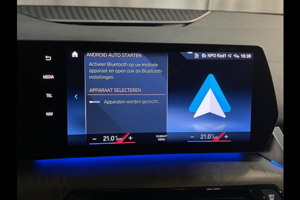 BMW 2 Serie Active Tourer 225e xDrive Luxury Line 17"/Leder + memory/Panoramadak/Stoelmassage/Harman Kardon/Camera/Head-up/Dodehoek/Apple Carplay & Android Auto