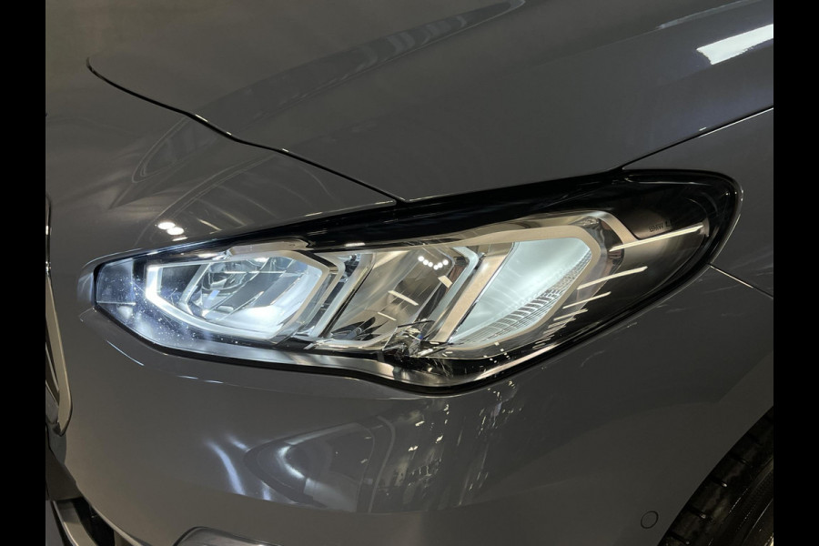 BMW 2 Serie Active Tourer 225e xDrive Luxury Line 17"/Leder + memory/Panoramadak/Stoelmassage/Harman Kardon/Camera/Head-up/Dodehoek/Apple Carplay & Android Auto