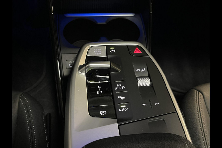 BMW 2 Serie Active Tourer 225e xDrive Luxury Line 17"/Leder + memory/Panoramadak/Stoelmassage/Harman Kardon/Camera/Head-up/Dodehoek/Apple Carplay & Android Auto