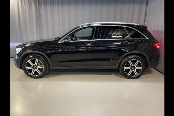 Mercedes-Benz GLC 300e 4MATIC 19"/Trekhaak/Dodehoek/Rijstrooksensor/Sfeerverlichting/Apple Carplay & Android Auto/Stoelverwarming/Elektrische klep