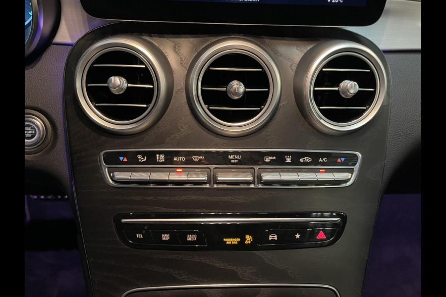 Mercedes-Benz GLC 300e 4MATIC 19"/Trekhaak/Dodehoek/Rijstrooksensor/Sfeerverlichting/Apple Carplay & Android Auto/Stoelverwarming/Elektrische klep