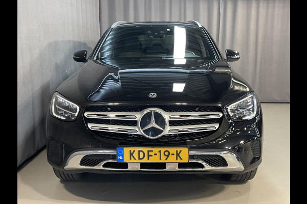 Mercedes-Benz GLC 300e 4MATIC 19"/Trekhaak/Dodehoek/Rijstrooksensor/Sfeerverlichting/Apple Carplay & Android Auto/Stoelverwarming/Elektrische klep