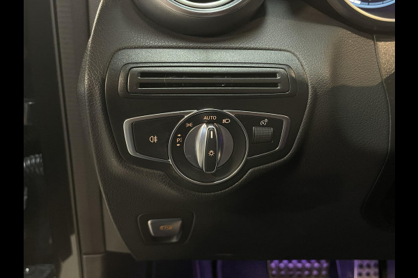 Mercedes-Benz GLC 300e 4MATIC 19"/Trekhaak/Dodehoek/Rijstrooksensor/Sfeerverlichting/Apple Carplay & Android Auto/Stoelverwarming/Elektrische klep