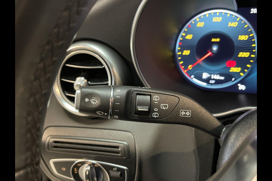 Mercedes-Benz GLC 300e 4MATIC 19"/Trekhaak/Dodehoek/Rijstrooksensor/Sfeerverlichting/Apple Carplay & Android Auto/Stoelverwarming/Elektrische klep