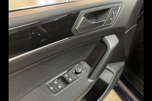 Volkswagen Touran 1.5 TSI Highline 7p 16"/Stoel + stuurverwarming + massage/Keyless/Elektrische klep/PDC v+a/Apple Carplay & Android Auto