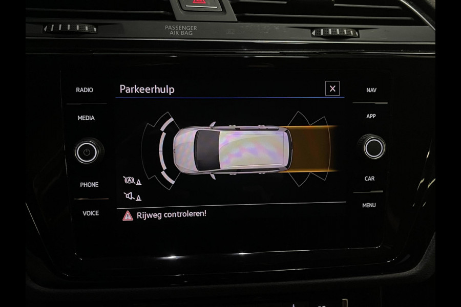 Volkswagen Touran 1.5 TSI Highline 7p 16"/Stoel + stuurverwarming + massage/Keyless/Elektrische klep/PDC v+a/Apple Carplay & Android Auto