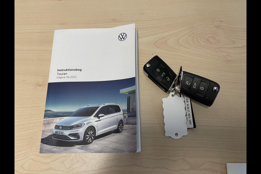 Volkswagen Touran 1.5 TSI Highline 7p 16"/Stoel + stuurverwarming + massage/Keyless/Elektrische klep/PDC v+a/Apple Carplay & Android Auto
