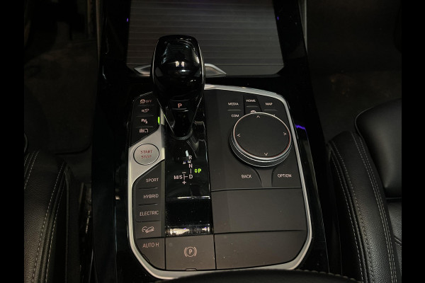 BMW X3 xDrive30e High Executive M Sport 20"/Panoramadak/Leder + memory/360 camera/Harman Kardon/Keyless/Dodehoek/Head-up/Adaptief onderstel + Sport steering/Stoelverwarming/Alarm