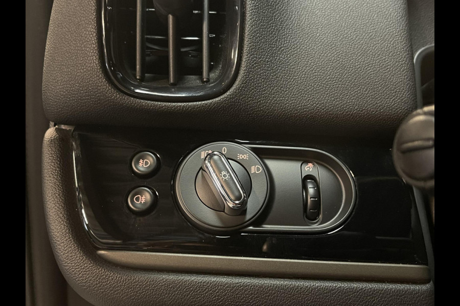 MINI Countryman 1.5 Cooper S E ALL4 18"/Adaptieve cruise/Sportstoel + memory/Stoel + voorruitverwarming/Head-up/Keyless/Camera