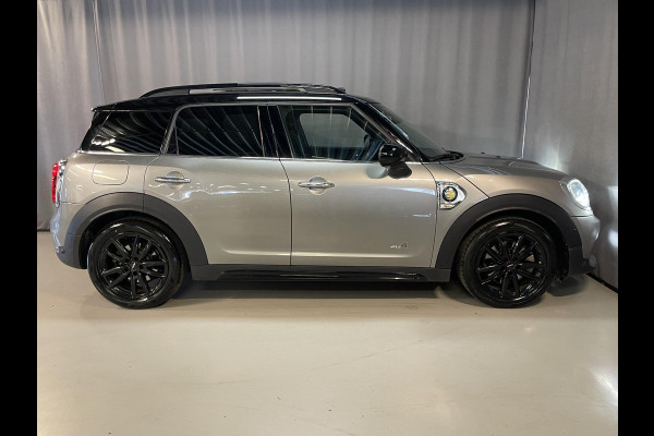 MINI Countryman 1.5 Cooper S E ALL4 John Cooper Works 18"/Panoramadak/Adaptieve cruise/Leder + memory + stoelverwarming/Harman Kardon/Keyless/Elektrische klep/Head-up/Camera