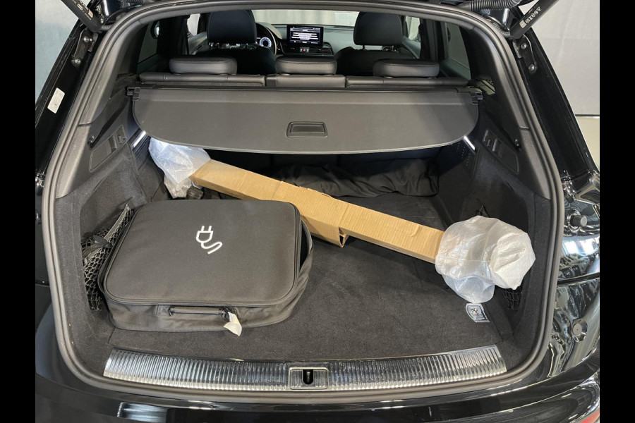 Audi Q5 55 TFSI e S edition Competition 19"/Sportstoelen/Stoelverwarming/Adaptieve cruise/Dodehoek/Camera/Apple Carplay & Android Auto