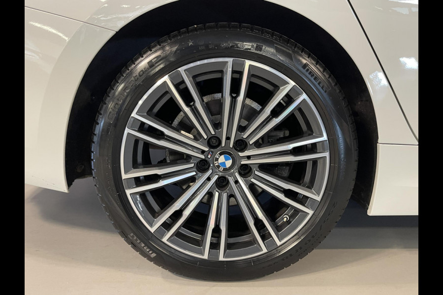 BMW 3 Serie Touring 330i M Sport 18"/Panoramadak/Laser LED/Harman Kardon/Dodehoek/Adaptieve cruise/Keyless/Stoelverwarming