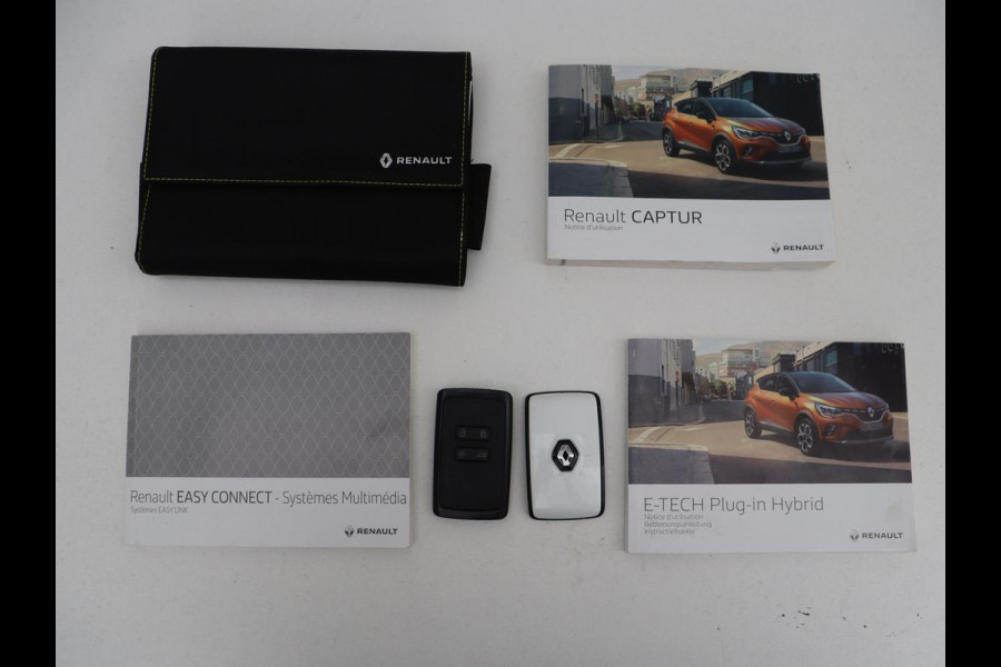 Renault Captur 1.6 E-Tech Plug-in Hybrid 160 Intens | SOH 87,8% | Carplay | Keyless | Half Leder | Bluetooth | Parkeerhulp | 18" | Full LED | Climate control | Cruise control | Getint glas | PHEV