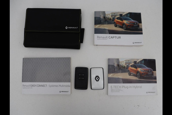 Renault Captur 1.6 E-Tech Plug-in Hybrid 160 Intens | SOH 87,8% | Carplay | Keyless | Half Leder | Bluetooth | Parkeerhulp | 18" | Full LED | Climate control | Cruise control | Getint glas | PHEV