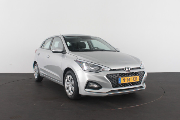 Hyundai i20 1.2 HP > All seeason banden/12 maand BOVAG garantie....