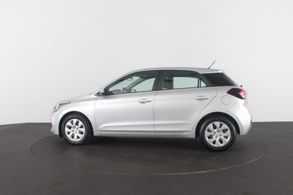 Hyundai i20 1.2 HP > All seeason banden/12 maand BOVAG garantie....