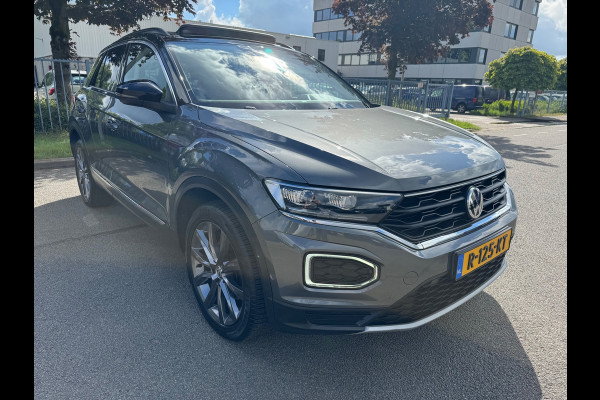 Volkswagen T-Roc 1.0 TSI Style Panorama Virtual Stuurverw. Camera Led