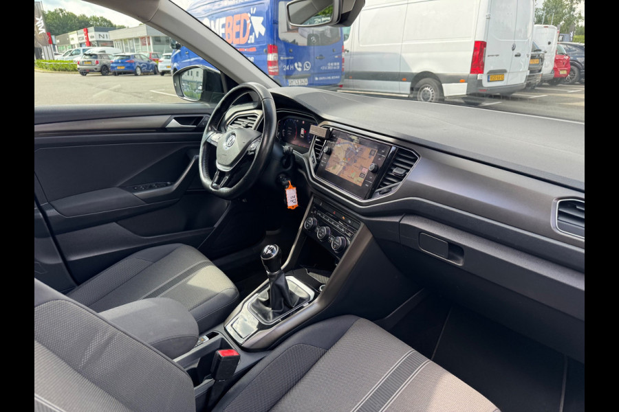 Volkswagen T-Roc 1.0 TSI Style Panorama Virtual Stuurverw. Camera Led