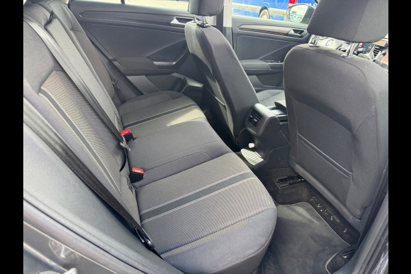 Volkswagen T-Roc 1.0 TSI Style Panorama Virtual Stuurverw. Camera Led