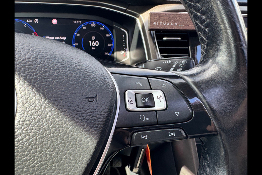 Volkswagen T-Roc 1.0 TSI Style Panorama Virtual Stuurverw. Camera Led