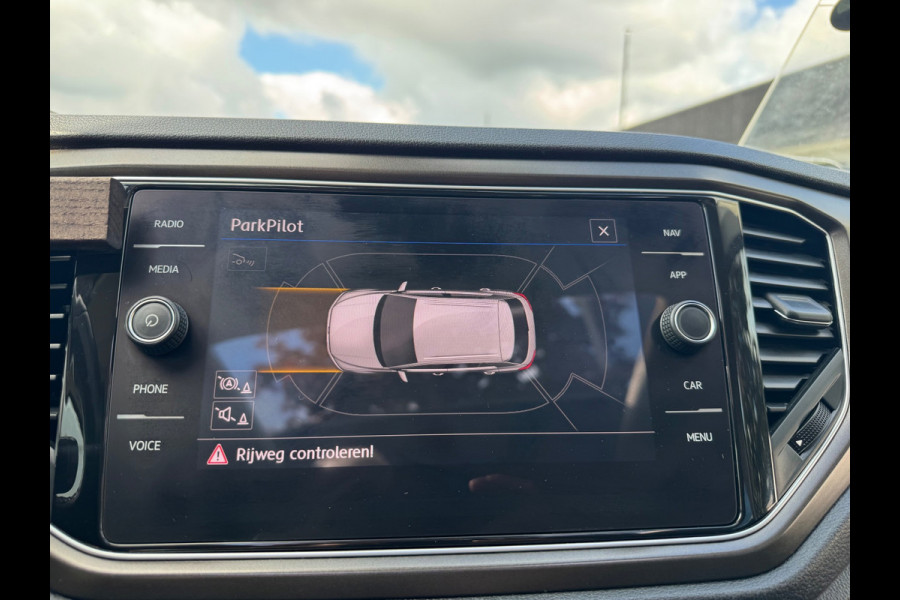 Volkswagen T-Roc 1.0 TSI Style Panorama Virtual Stuurverw. Camera Led
