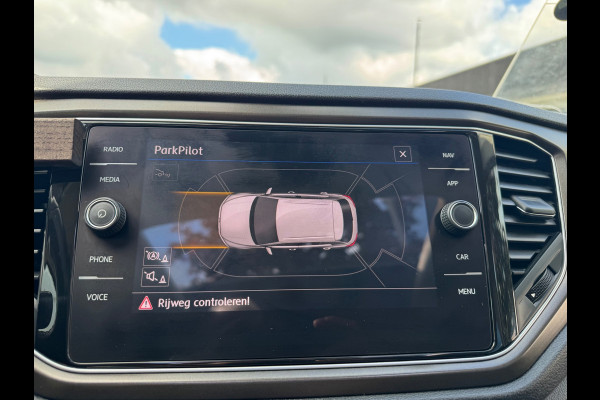 Volkswagen T-Roc 1.0 TSI Style Panorama Virtual Stuurverw. Camera Led