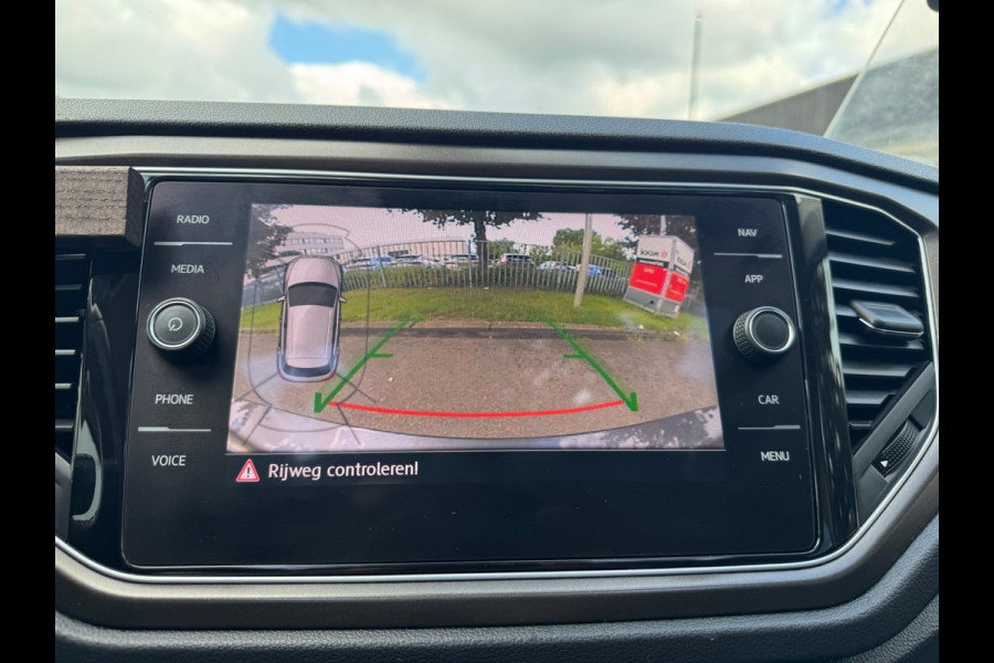 Volkswagen T-Roc 1.0 TSI Style Panorama Virtual Stuurverw. Camera Led