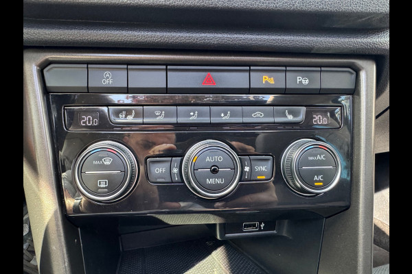 Volkswagen T-Roc 1.0 TSI Style Panorama Virtual Stuurverw. Camera Led