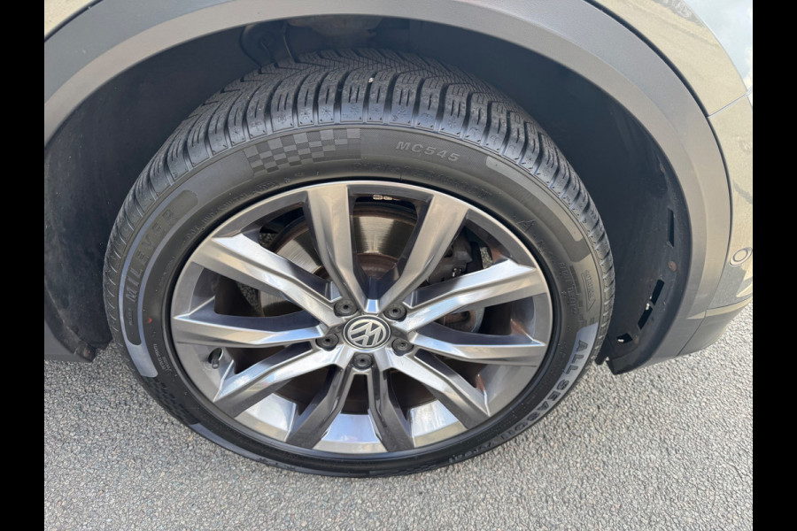 Volkswagen T-Roc 1.0 TSI Style Panorama Virtual Stuurverw. Camera Led