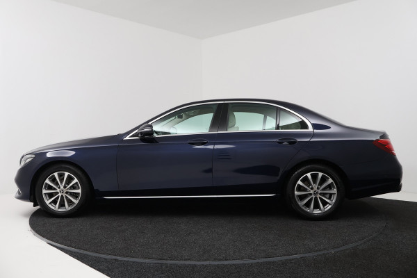 Mercedes-Benz E-Klasse 200 Business Solution (TREKHAAK, STOELVERWARMING, SFEERVERLICHTING, ELEKTR STOELEN, CAMERA)