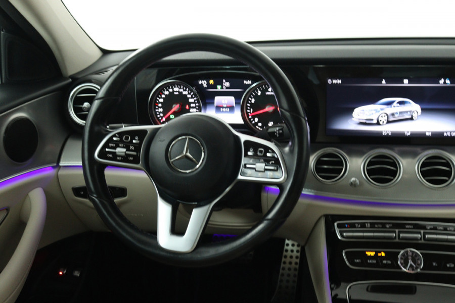 Mercedes-Benz E-Klasse 200 Business Solution (TREKHAAK, STOELVERWARMING, SFEERVERLICHTING, ELEKTR STOELEN, CAMERA)