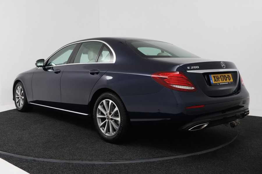 Mercedes-Benz E-Klasse 200 Business Solution (TREKHAAK, STOELVERWARMING, SFEERVERLICHTING, ELEKTR STOELEN, CAMERA)