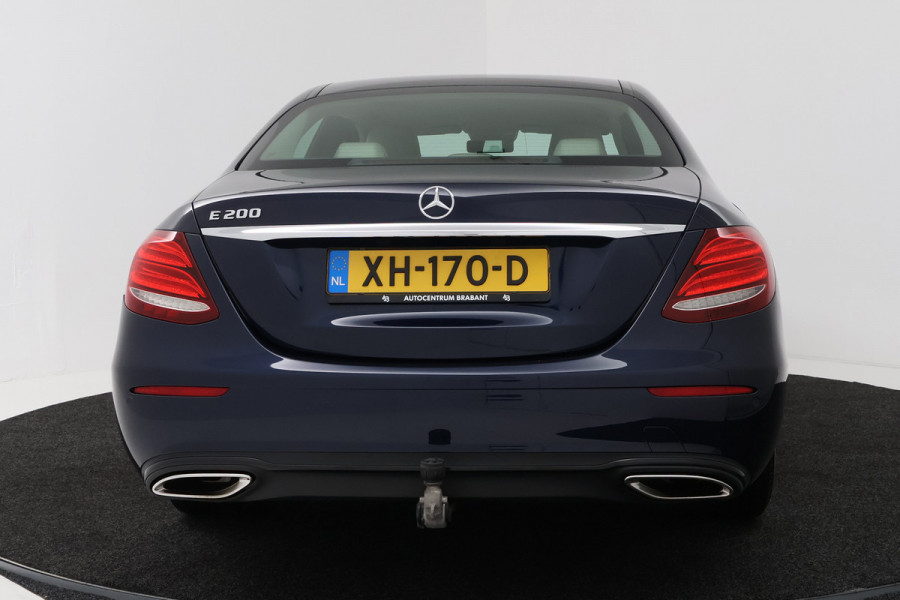 Mercedes-Benz E-Klasse 200 Business Solution (TREKHAAK, STOELVERWARMING, SFEERVERLICHTING, ELEKTR STOELEN, CAMERA)