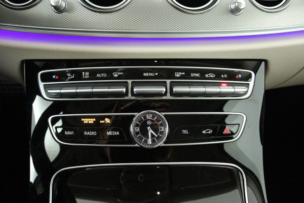 Mercedes-Benz E-Klasse 200 Business Solution (TREKHAAK, STOELVERWARMING, SFEERVERLICHTING, ELEKTR STOELEN, CAMERA)