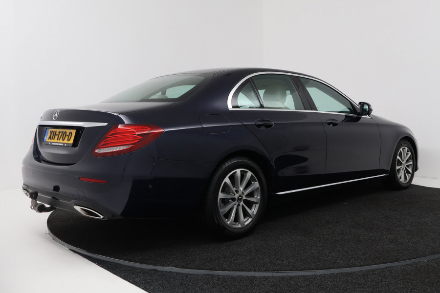 Mercedes-Benz E-Klasse 200 Business Solution (TREKHAAK, STOELVERWARMING, SFEERVERLICHTING, ELEKTR STOELEN, CAMERA)