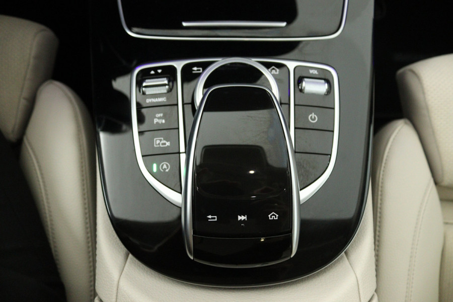 Mercedes-Benz E-Klasse 200 Business Solution (TREKHAAK, STOELVERWARMING, SFEERVERLICHTING, ELEKTR STOELEN, CAMERA)