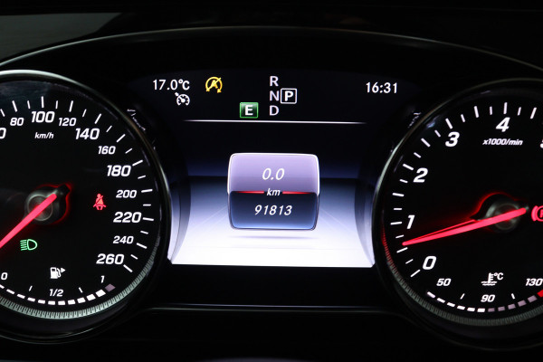 Mercedes-Benz E-Klasse 200 Business Solution (TREKHAAK, STOELVERWARMING, SFEERVERLICHTING, ELEKTR STOELEN, CAMERA)
