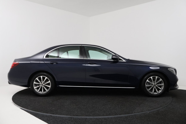 Mercedes-Benz E-Klasse 200 Business Solution (TREKHAAK, STOELVERWARMING, SFEERVERLICHTING, ELEKTR STOELEN, CAMERA)