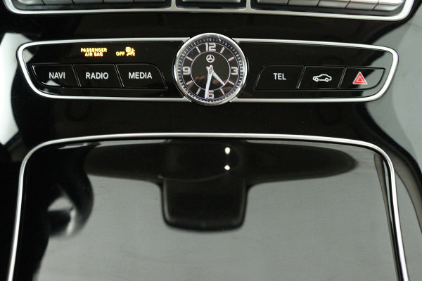 Mercedes-Benz E-Klasse 200 Business Solution (TREKHAAK, STOELVERWARMING, SFEERVERLICHTING, ELEKTR STOELEN, CAMERA)